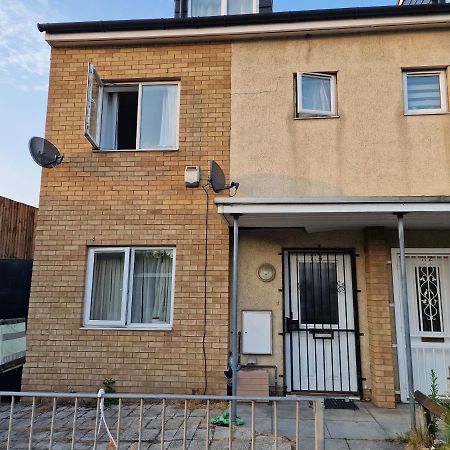 Mile End Budget Guesthouse London Bagian luar foto